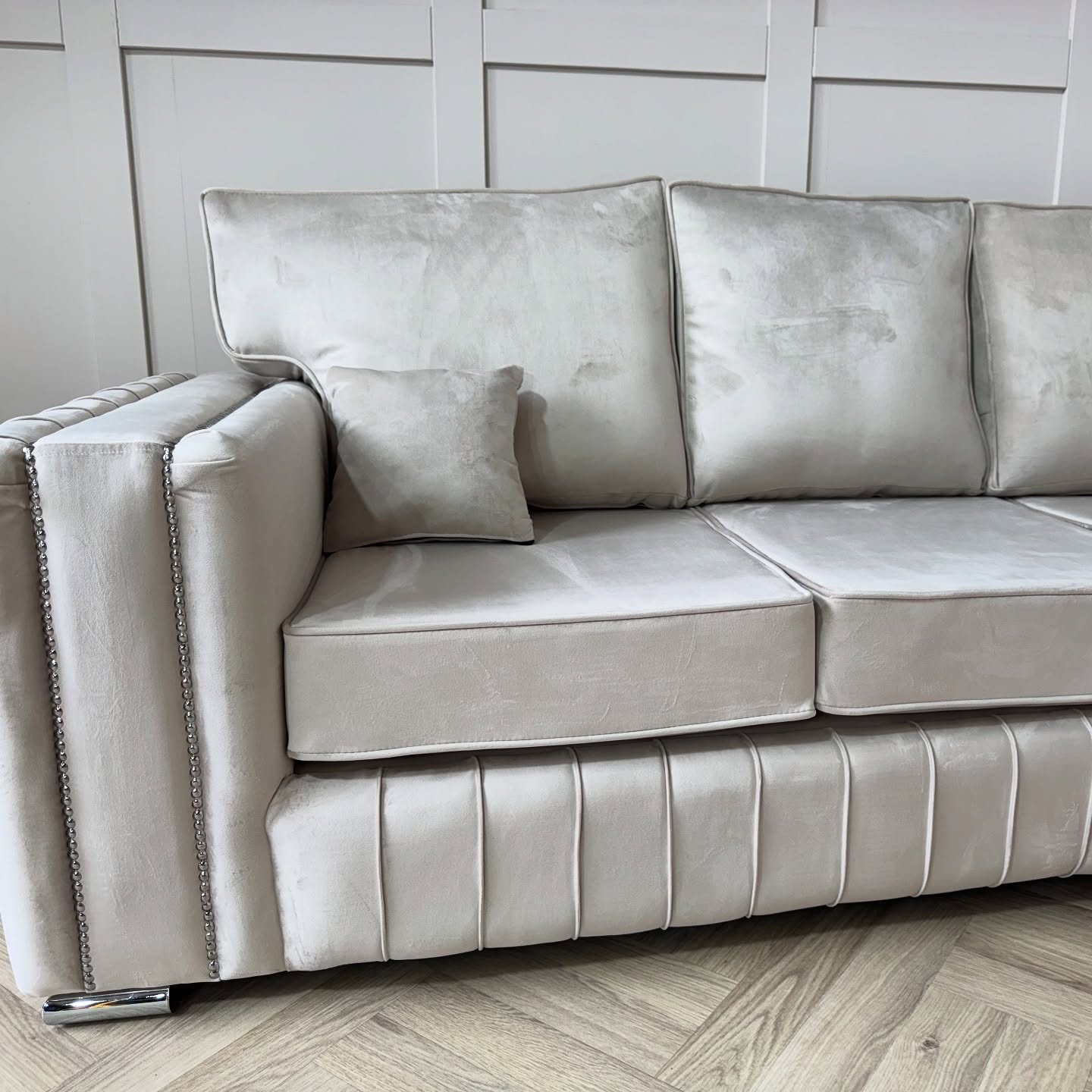 Layla Corner Sofa – Velvet Sofa in Multiple Colours